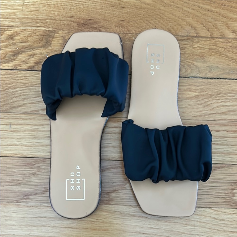 ShuShop Black Slide Sandals with Gathered Strap
